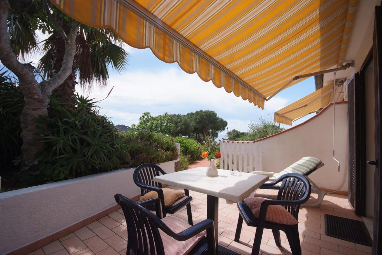 Residence Villa Morcone Capoliveri  Exteriör bild